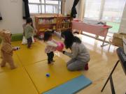 お集まりのボール遊び1