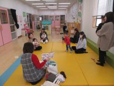 絵本の読み聞かせ1