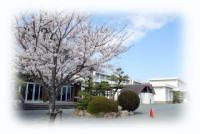 写真：三根東小学校外観