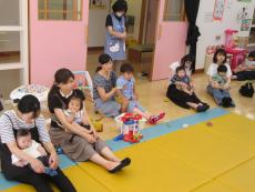 わらべ歌「おすわりやすいすどっせ」1