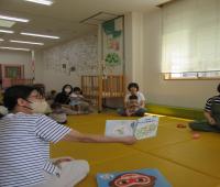 絵本の読み聞かせ1