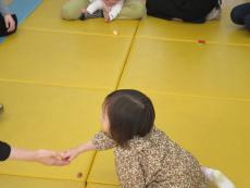 わらべうた「どんぐりころちゃん」２