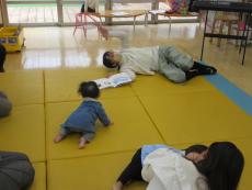 絵本の読み聞かせ2