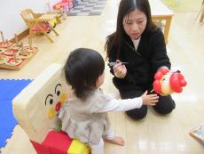 目や口などを描く2