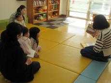 絵本の読み聞かせ1