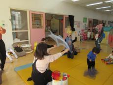 わらべ歌「上から下からおおかぜこい」1