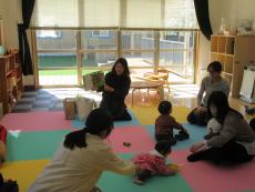 絵本の読み聞かせ2