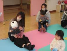 わらべ歌「おにさのるすに」2