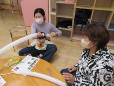 風船に空気を入れる1